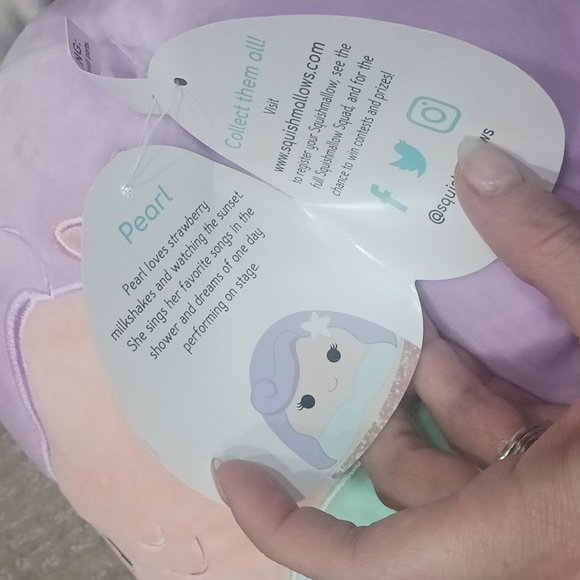 Pearl the Mermaid Squishmallow - Picture 3 of 4